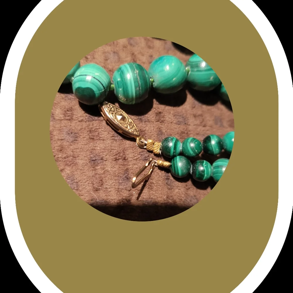 Necklace~Genuine~ Semi-Precious Graduated MALACHITE Necklace~EUC - Picture 3 of 5